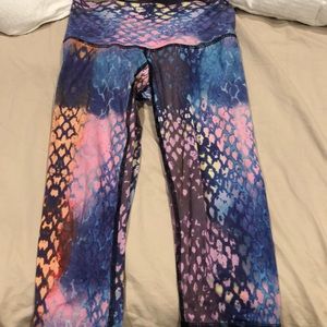 teeki Pants - Teeki printed work out Capri teeki Pants - Teeki printed work out Capri